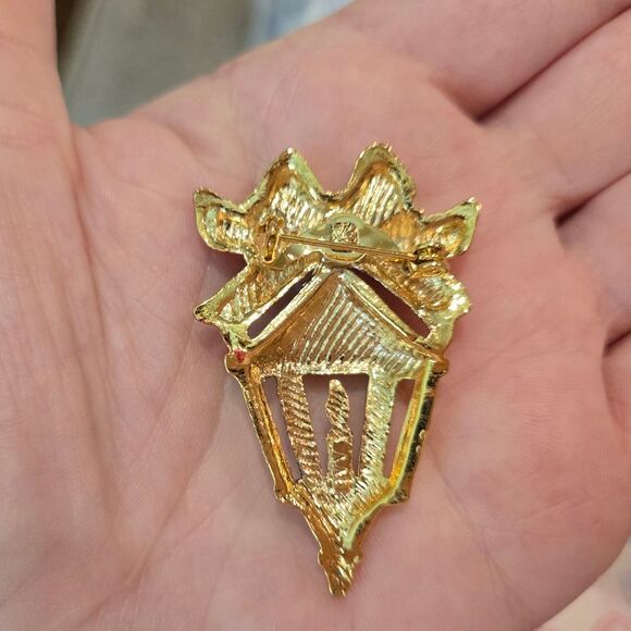 ๐๐โค๏ธโVINTAGE CHRISTMAS LANTERN BROOCH PIN - Picture 4 of 5